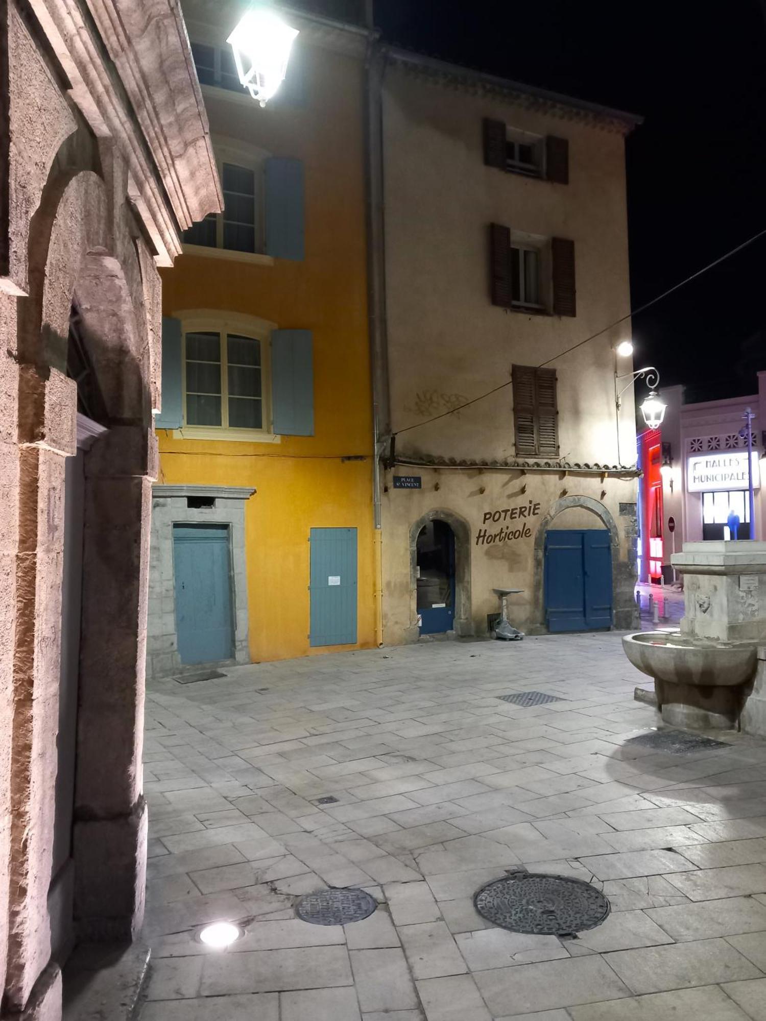 #2 Studio # Place Charmante Toulon Exterior foto